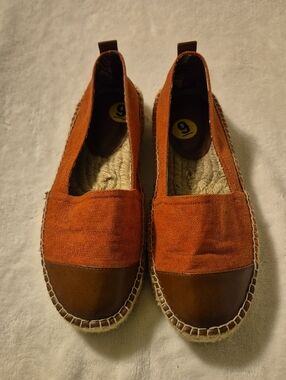 Kenneth Cole Reaction Orange Canvas Espadrilles with Brown Toe Cap